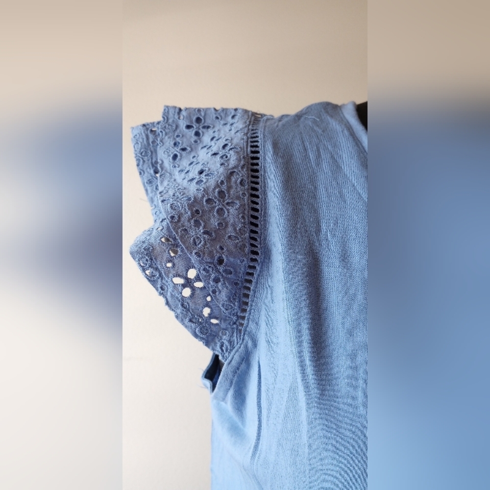 NWOT Ruffle Blue Top Medium - Picture 4 of 7